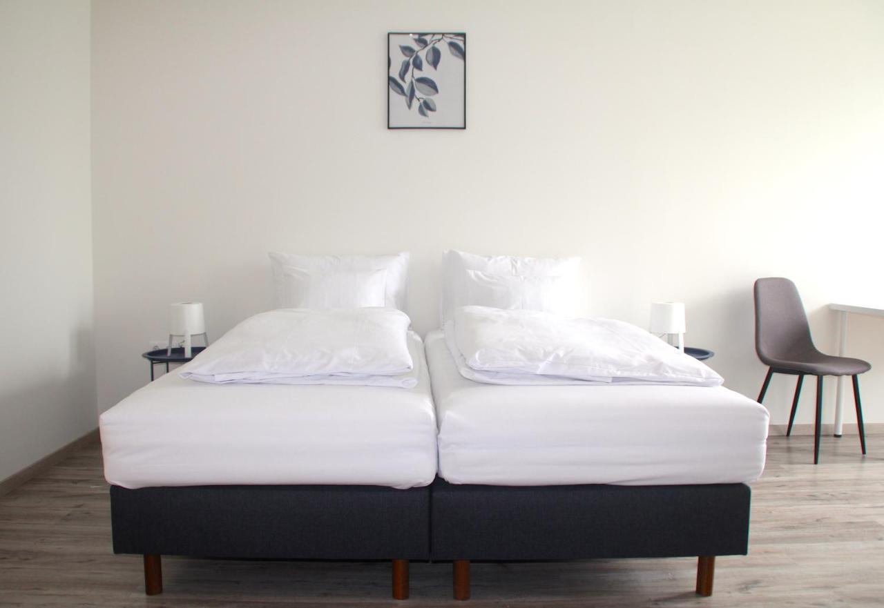 Vecsesi Rendezvenykoezpont Es Panzio Bed & Breakfast Vecsés