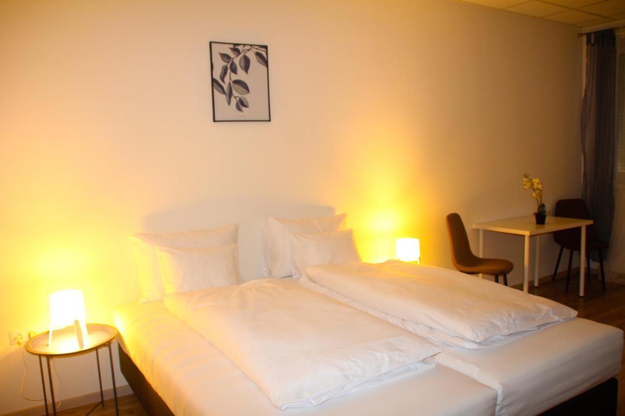 Bed & Breakfast Vecsesi Rendezvenykoezpont Es Panzio Vecsés