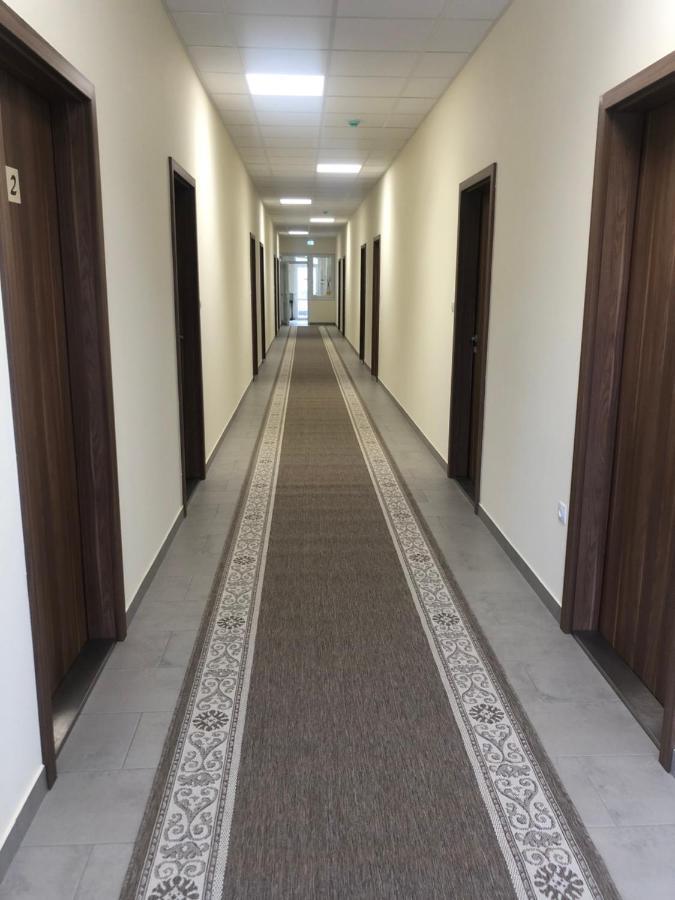Vecsesi Rendezvenykoezpont Es Panzio Bed & Breakfast
