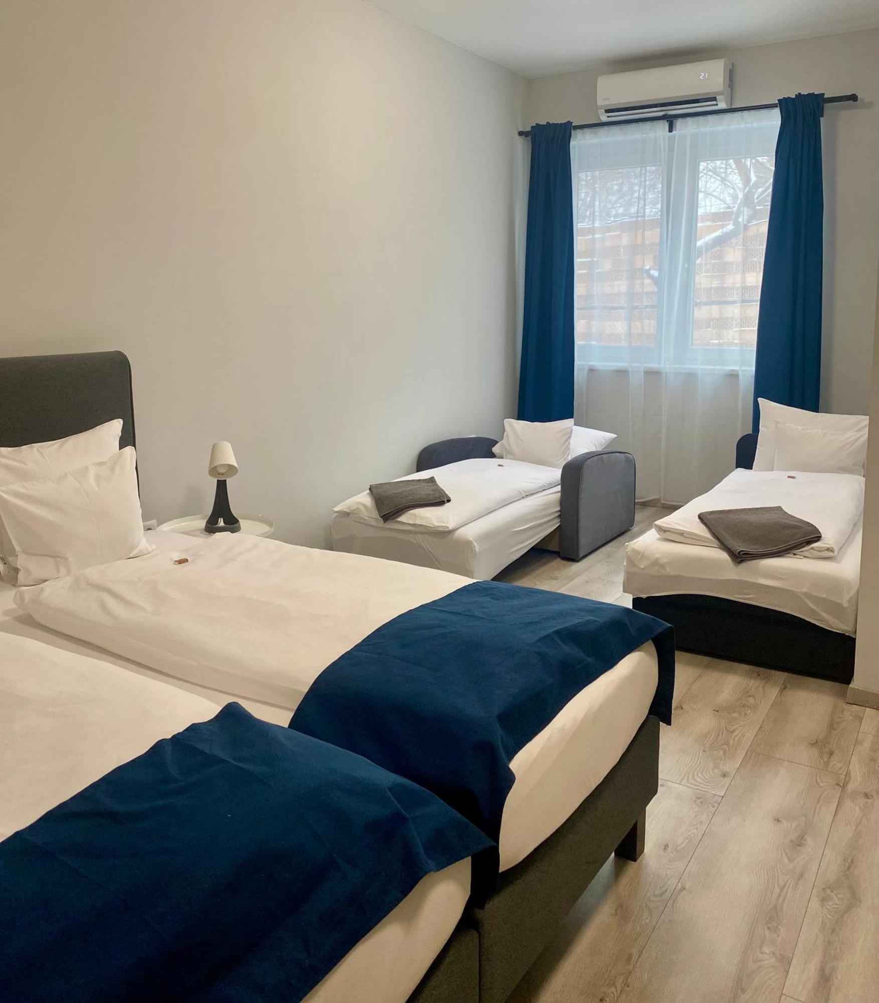 Vecsesi Rendezvenykoezpont Es Panzio Bed & Breakfast Vecsés